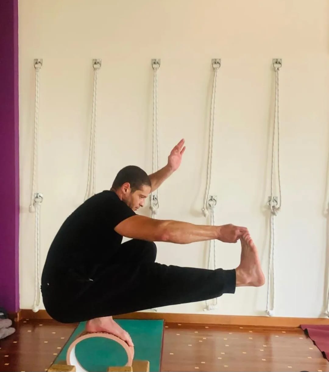 Youssef Oudghiri, professeur de yoga à Casablanca (E-RYT 500)